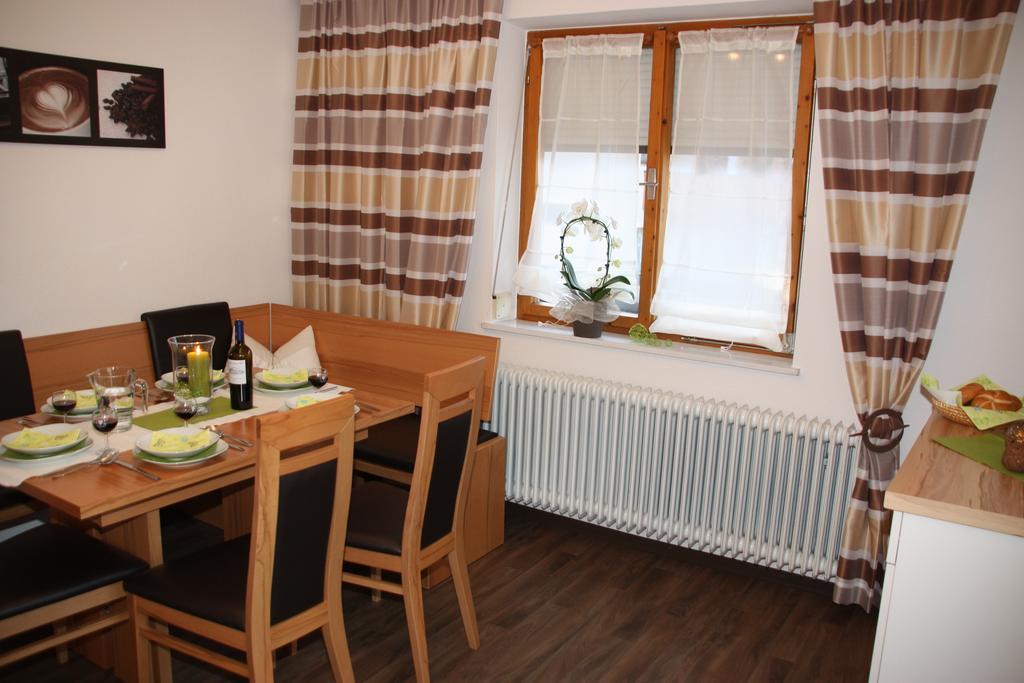 Gaestehaus Neuhauser Zell am Ziller Chambre photo