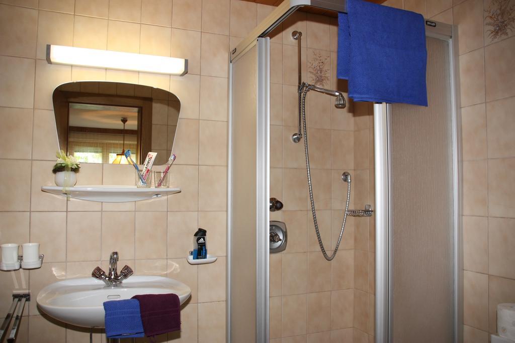 Gaestehaus Neuhauser Zell am Ziller Chambre photo
