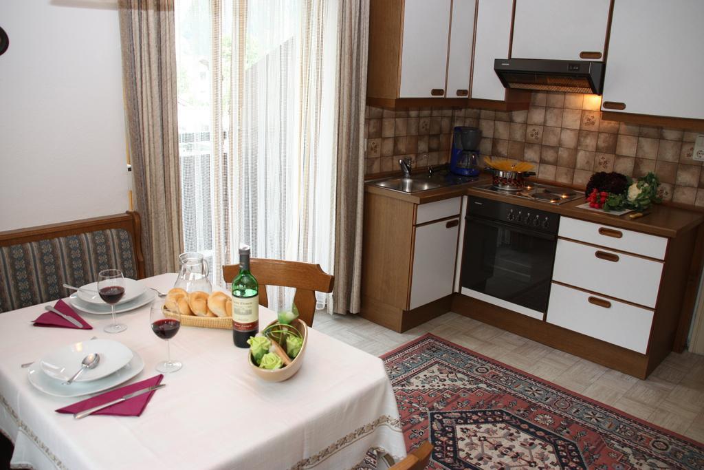 Gaestehaus Neuhauser Zell am Ziller Chambre photo