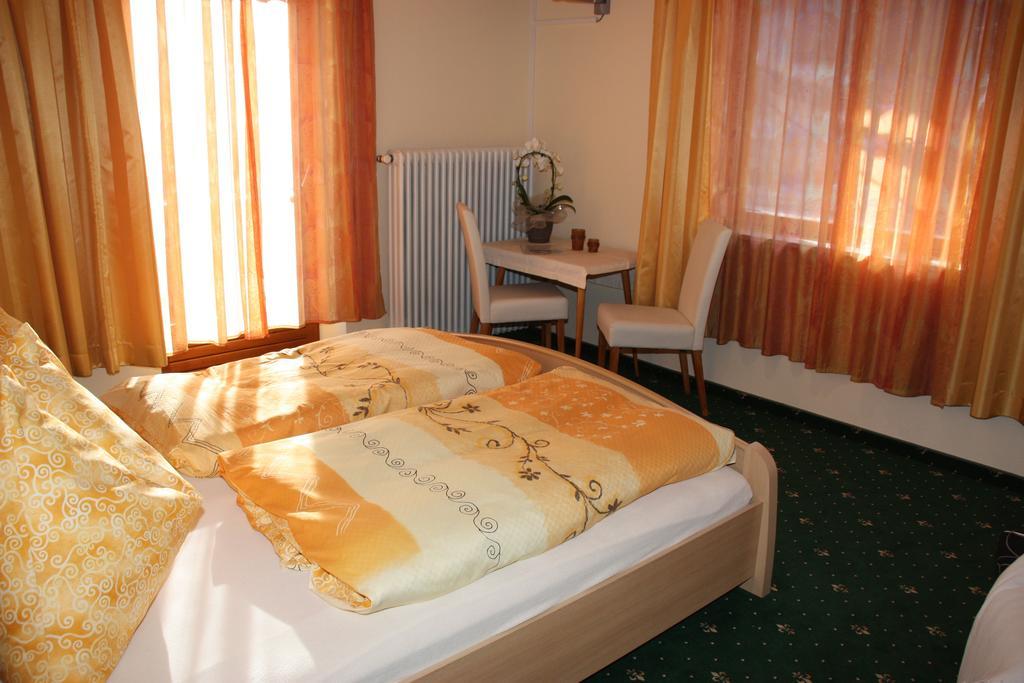Gaestehaus Neuhauser Zell am Ziller Chambre photo